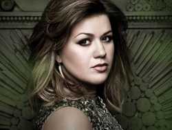Megjelent Kelly Clarkson új albuma! Megjelent Kelly Clarkson új albuma!