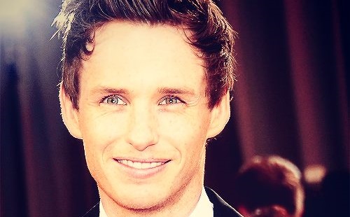 Eddie Redmayne betör a divatiparba