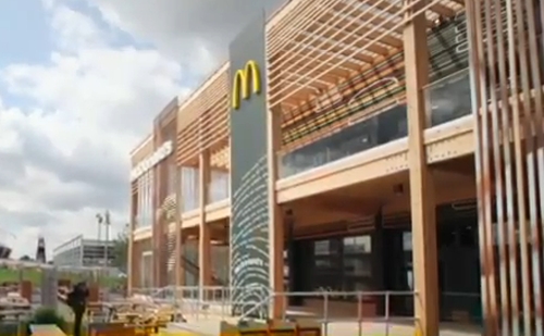 A világ legnagyobb McDonalds éttermében egyszerre másfél ezer ember étkezhet majd