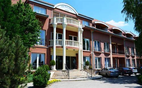 Duna Relax & Event Hotel****