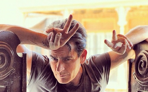 Charlie Sheen sztárokat fertőzött meg?