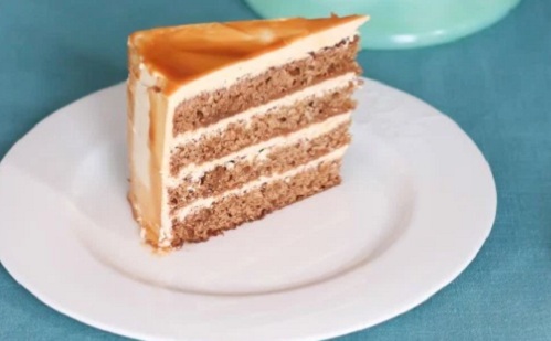 Karácsonyi tuti: gyömbéres torta karamell öntettel