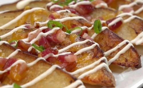 Roppanós, bacon-ös burgonya szeletek
